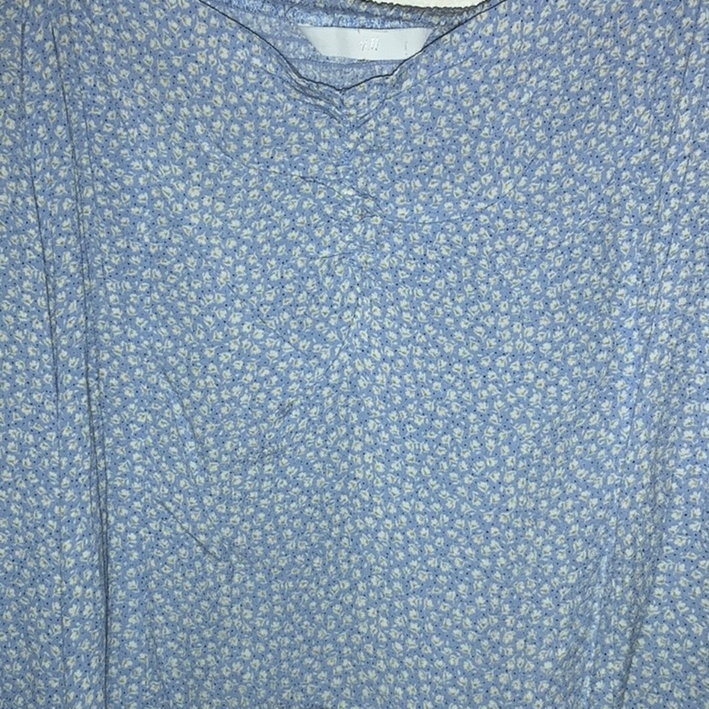Women's Light Blue Puff Sleeve Floral Top Ruched Back - Picture 2 of 4